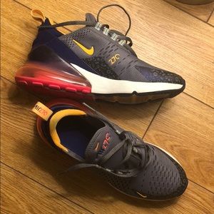 NIKE Air Max 270